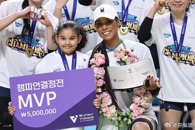 国际排坛动态韩国女排【席尔瓦荣膺V联赛总决赛 MVP】席尔瓦：“这三年来梦寐以求