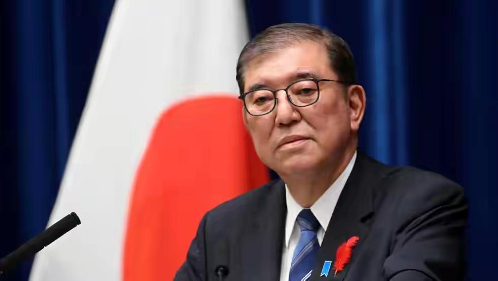 前脚日本政府通过外交渠道呼吁欧洲及亚洲各国不要参加9.3阅兵仪式，后脚日本首相石