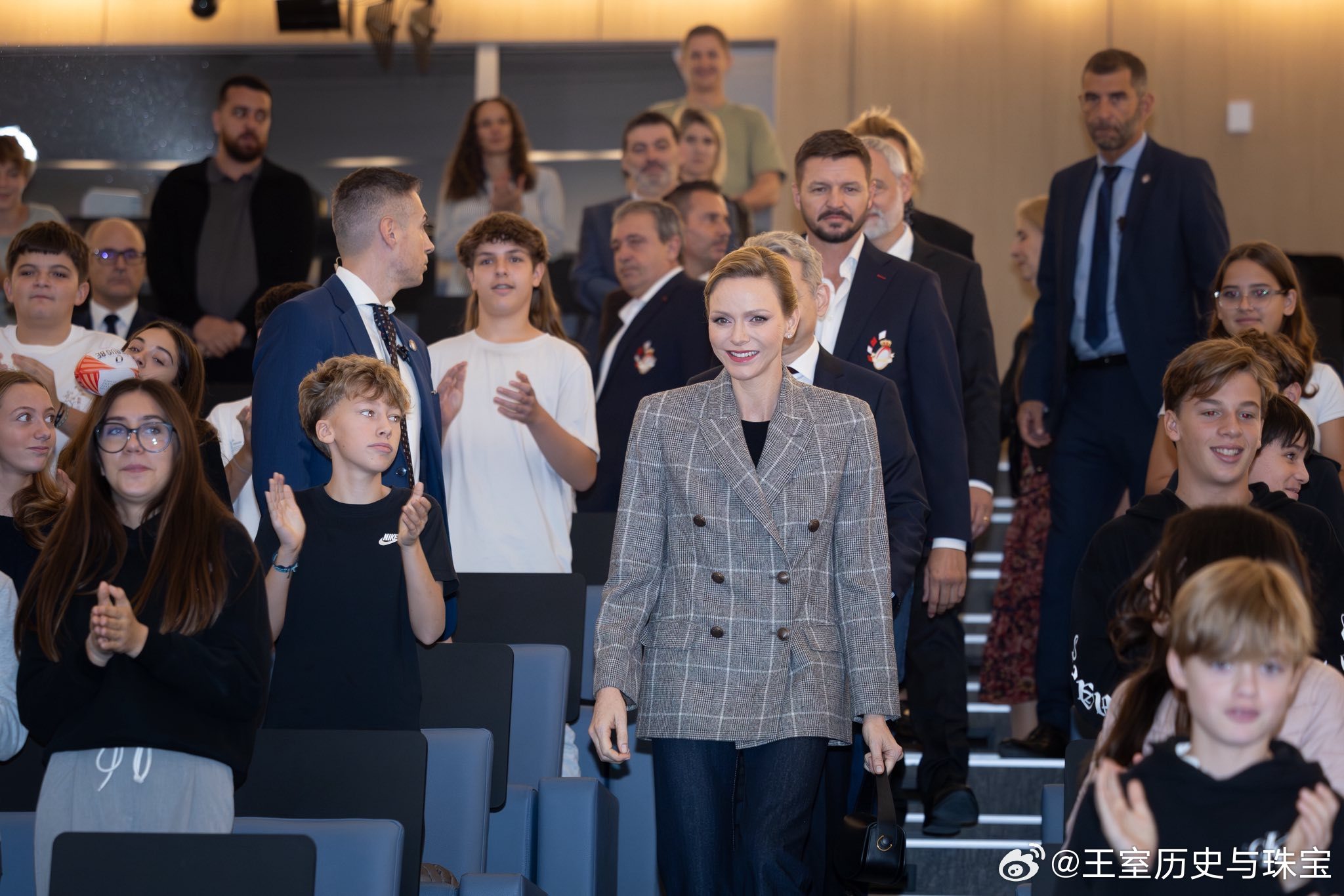 新闻 2025.11.5 摩纳哥亲王妃查伦妮访问查理三世学院，参加第二届学生设计