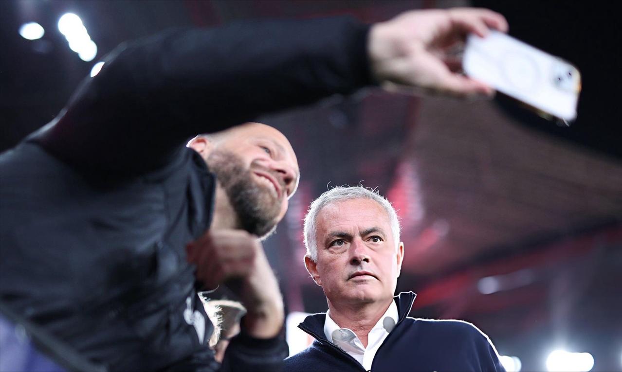 穆里尼奥遭遇欧冠小组赛六连败，年轻的本菲卡还在路上。数据如下：
本菲卡0-1勒沃