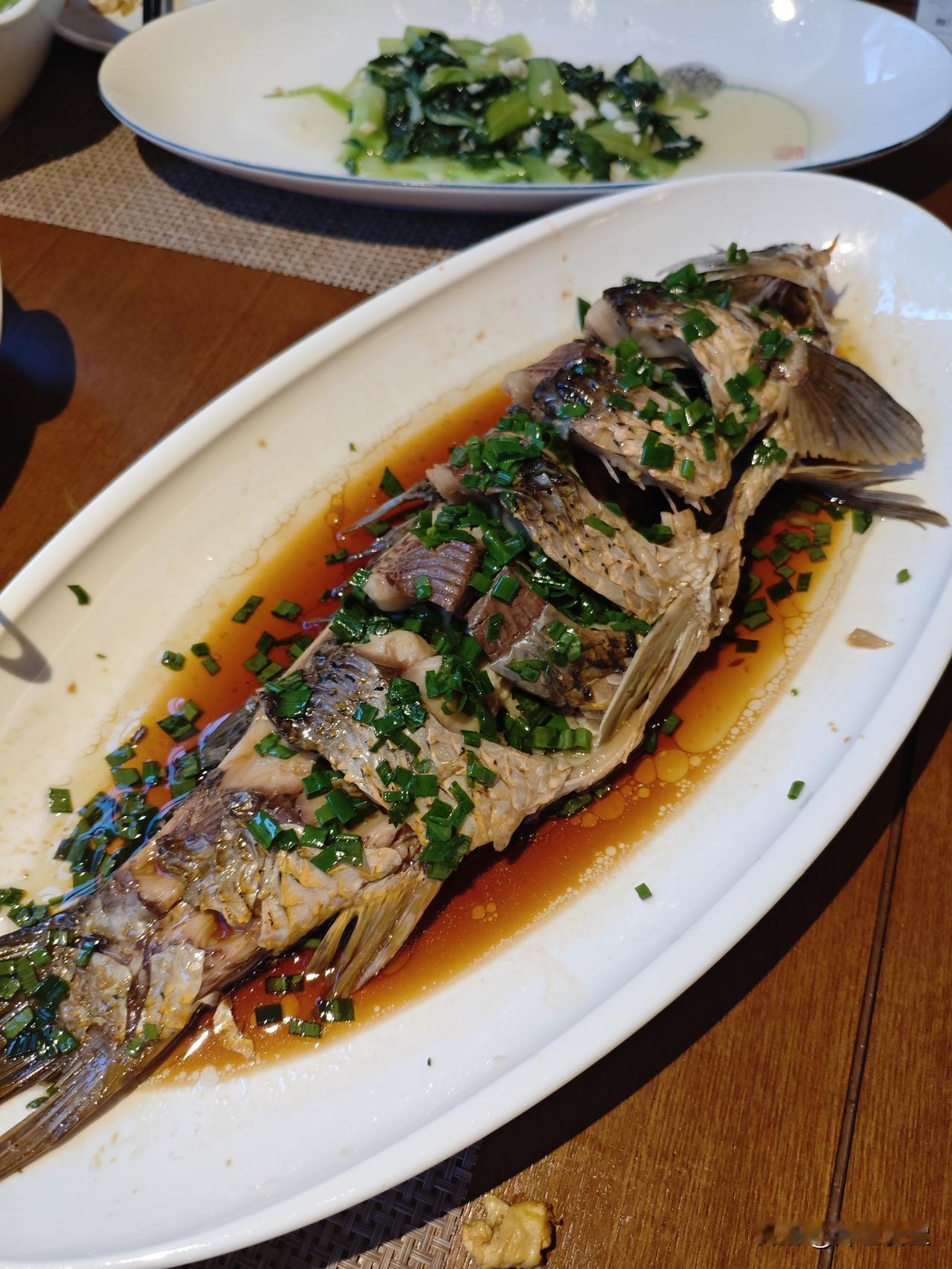 今年春天最想实现的心愿四星级酒店199元套餐，大家感觉如何？去枣庄台儿庄古城玩，