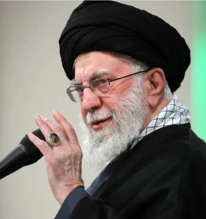 美国为什么打伊朗？
大体有三方面的原因。
第一，伊朗有核设施。这是美方给的，最拿