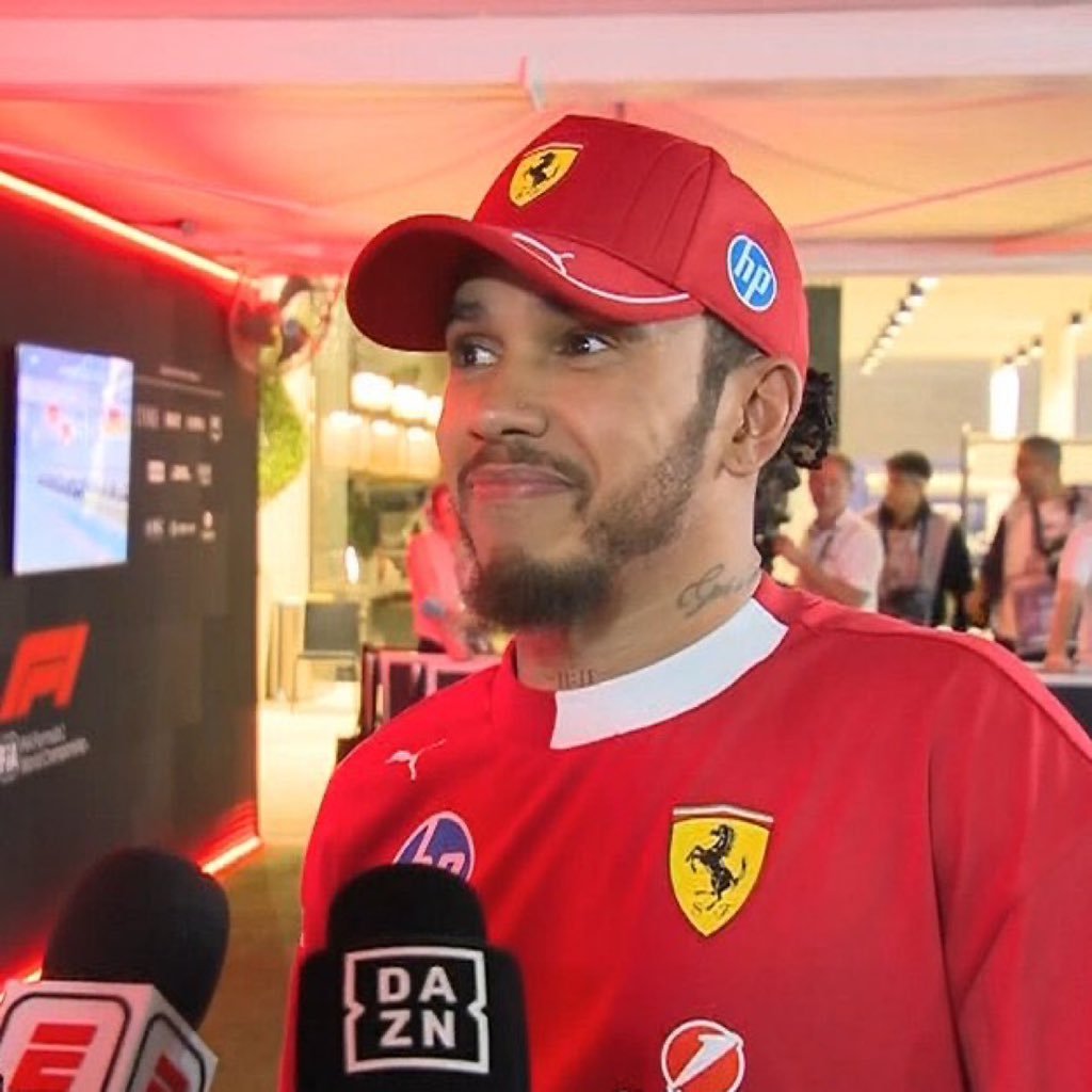 “虾仁猪心” 加斯利走过来告诉汉密尔顿：你们的法拉利看起来糟透了F1赛车2025