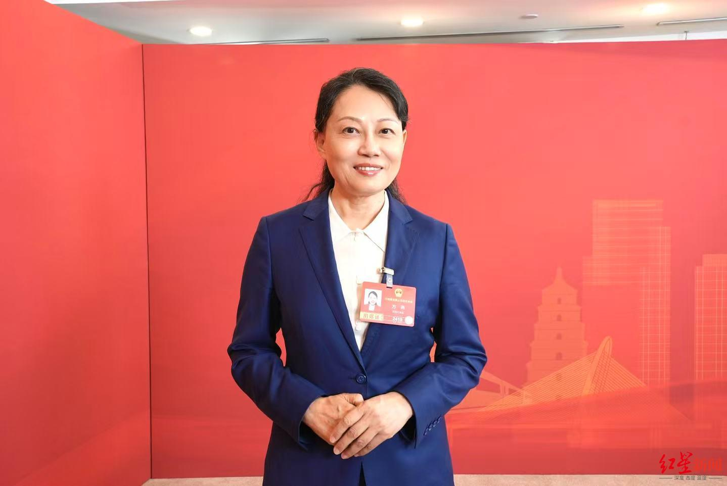 【#呼吁老人大额转账设24小时冷静期#】#呼吁所有APP上线极简老年模式#今年，