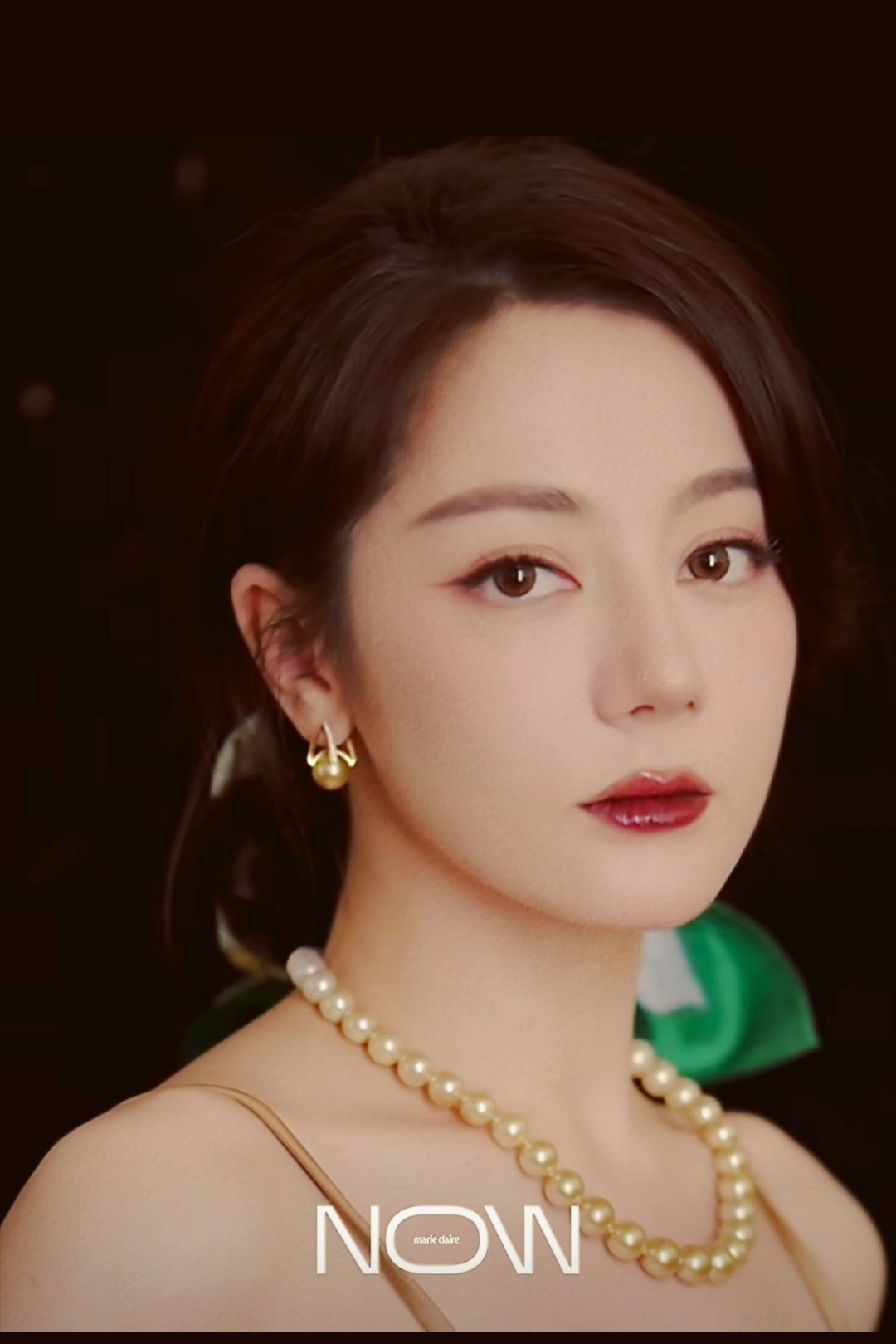 迪丽热巴希望自己成为松弛有力量的演员热巴嘉人NOW新杂志——强烈感觉热巴可以拍民