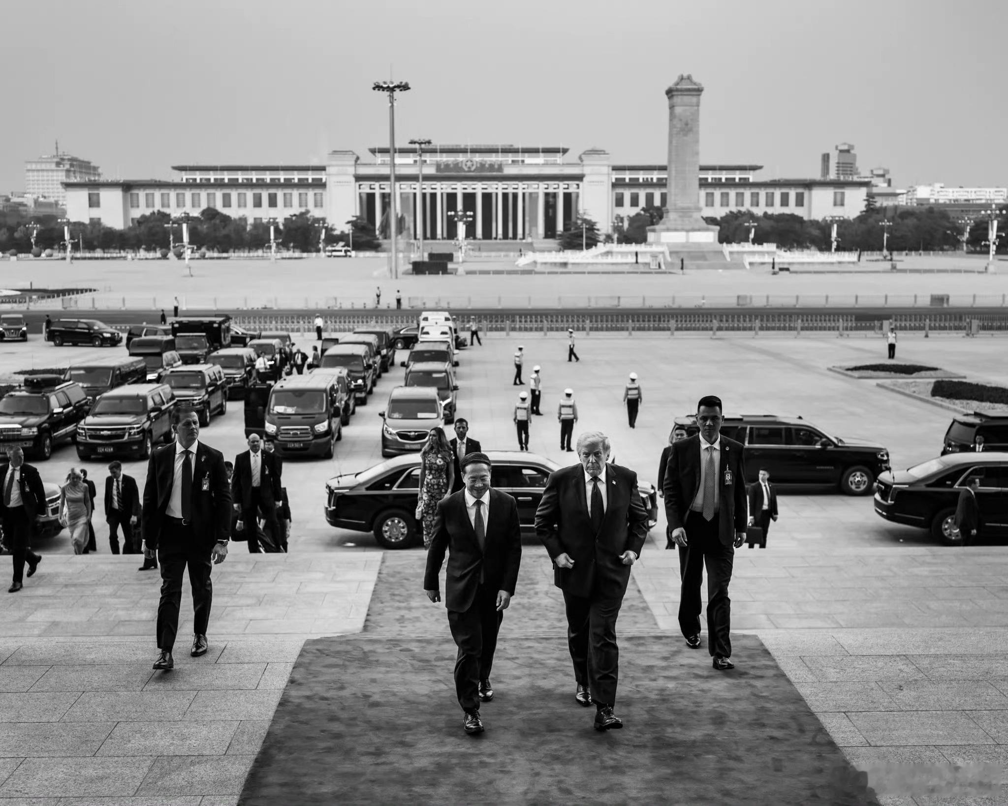 特朗普说，美国需要可以容纳数千人的宴会厅，用于接待中方9月的来访，以免让贵客笑话