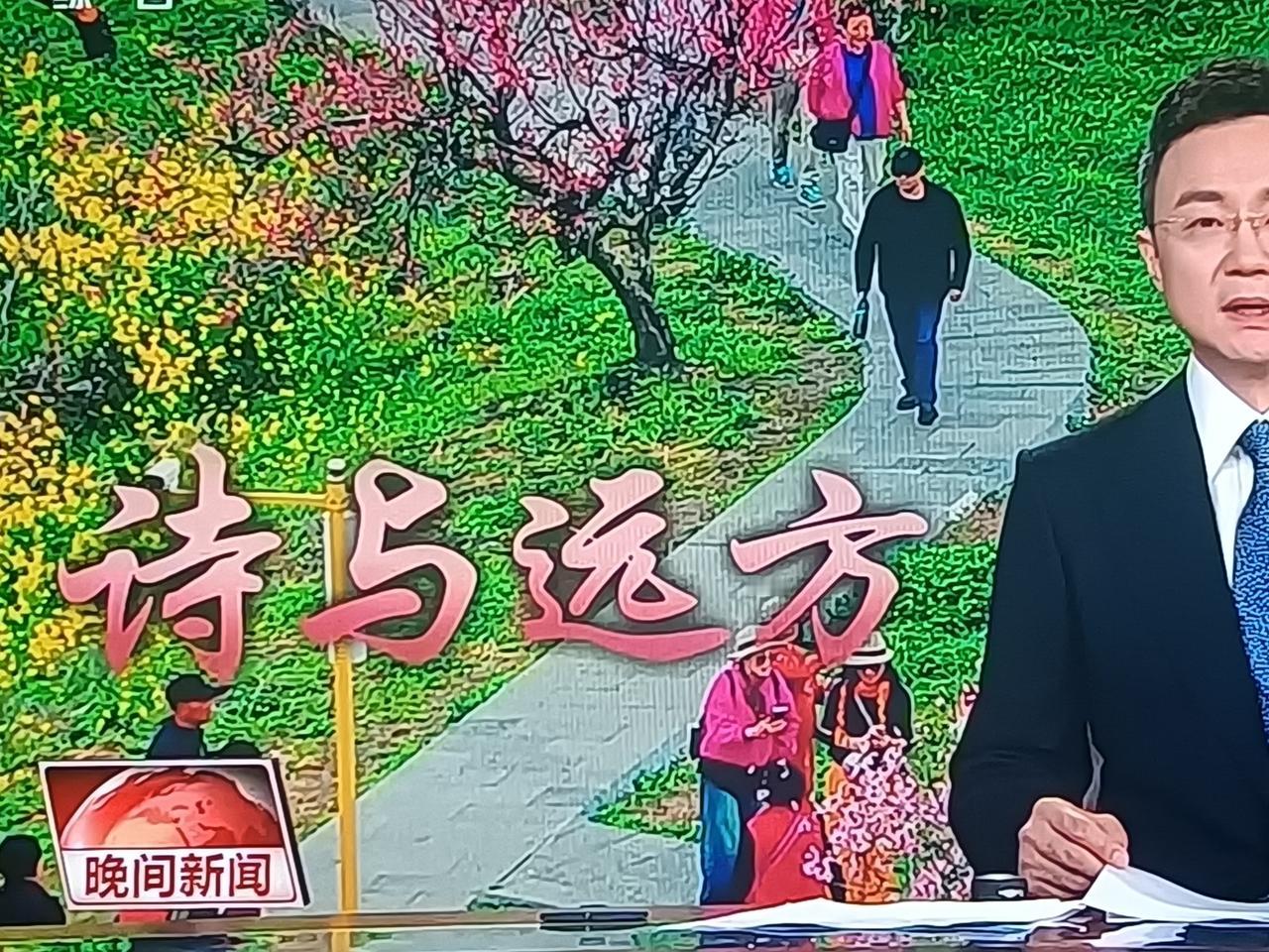 我外甥女领着俩女儿，还有女儿的两个同学和她们的家长，共三个妈妈领着5个小孩，跟学