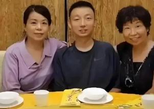 田静想回许敏阵营 网友买不买账 评论区已经给出了答案
"错换人生28年"事件闹了