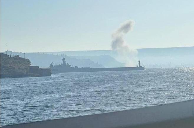 当然，如果认为击伤或者斩首黑海舰队一名上将，乌军行动就结束，那就太天真了。当地时