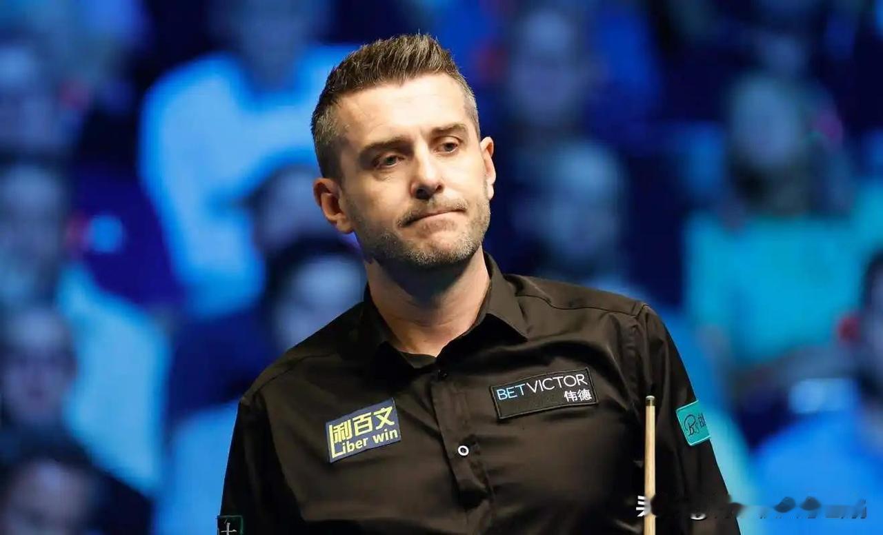 塞尔比轻取霍金斯剑指冠军
北京时间12月6日凌晨，2025年斯诺克英锦赛，塞尔比