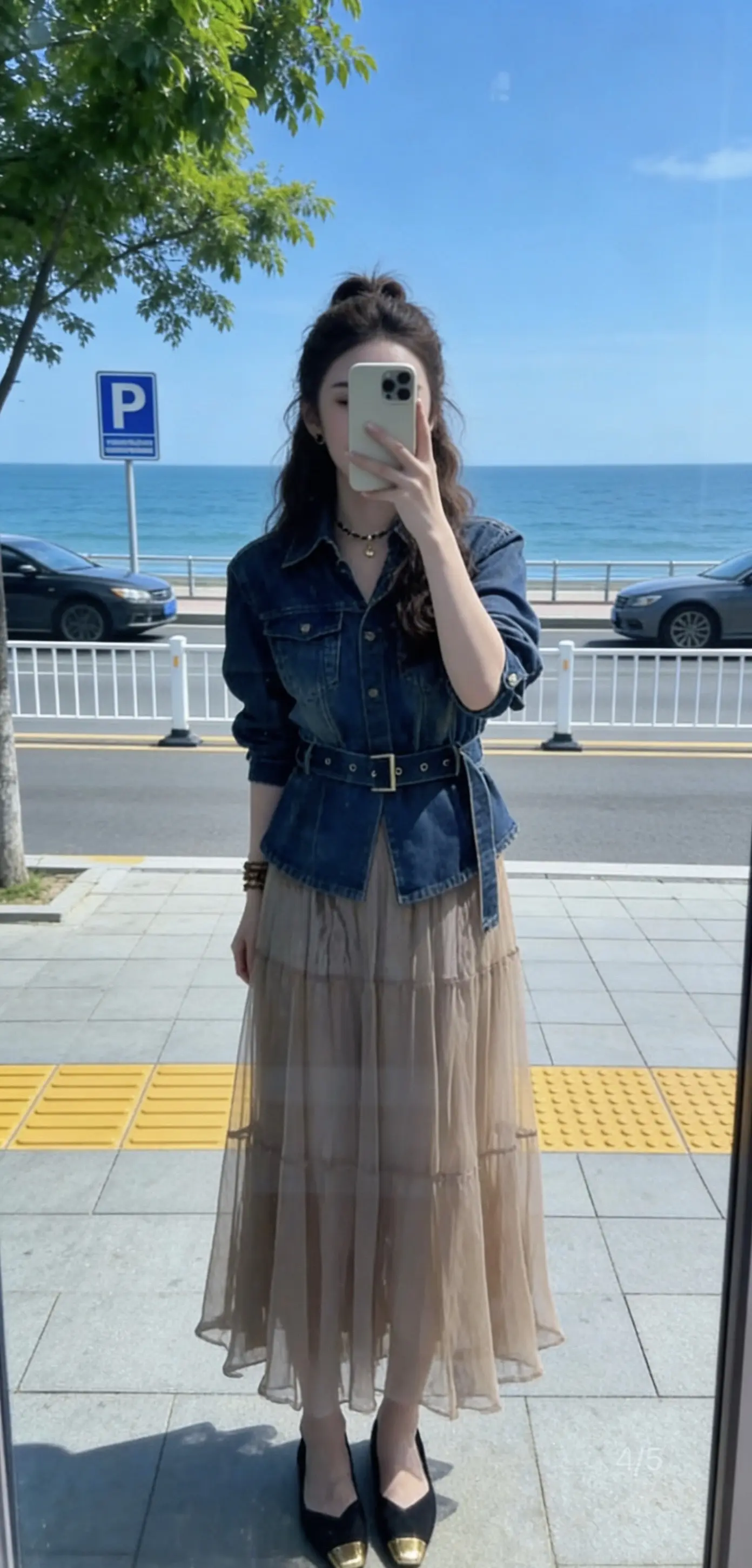 生活可简可淡，拥有多少就知足多少，不攀比，不内耗，心安即是远方…