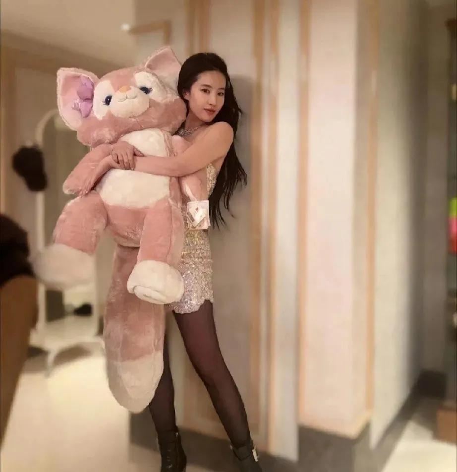 刘亦菲的黑丝怎么样？