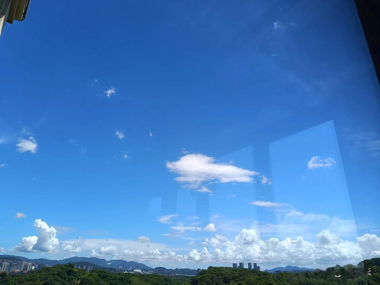 #分享一张有关天空的照片#