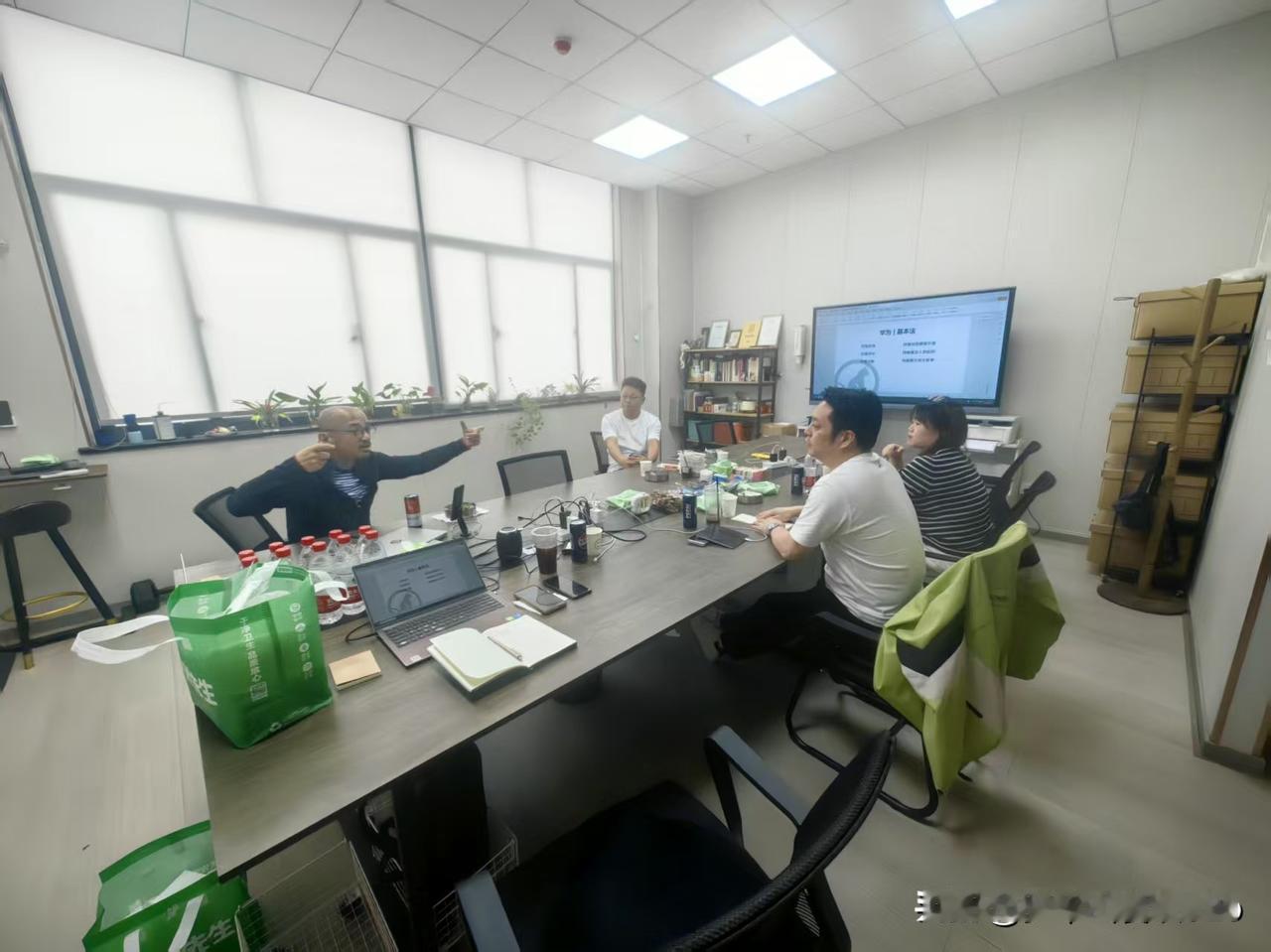 马不停蹄赶到上海
5月餐饮投资赋能会
全天高密度知识输出​
让创业者​少走弯路多