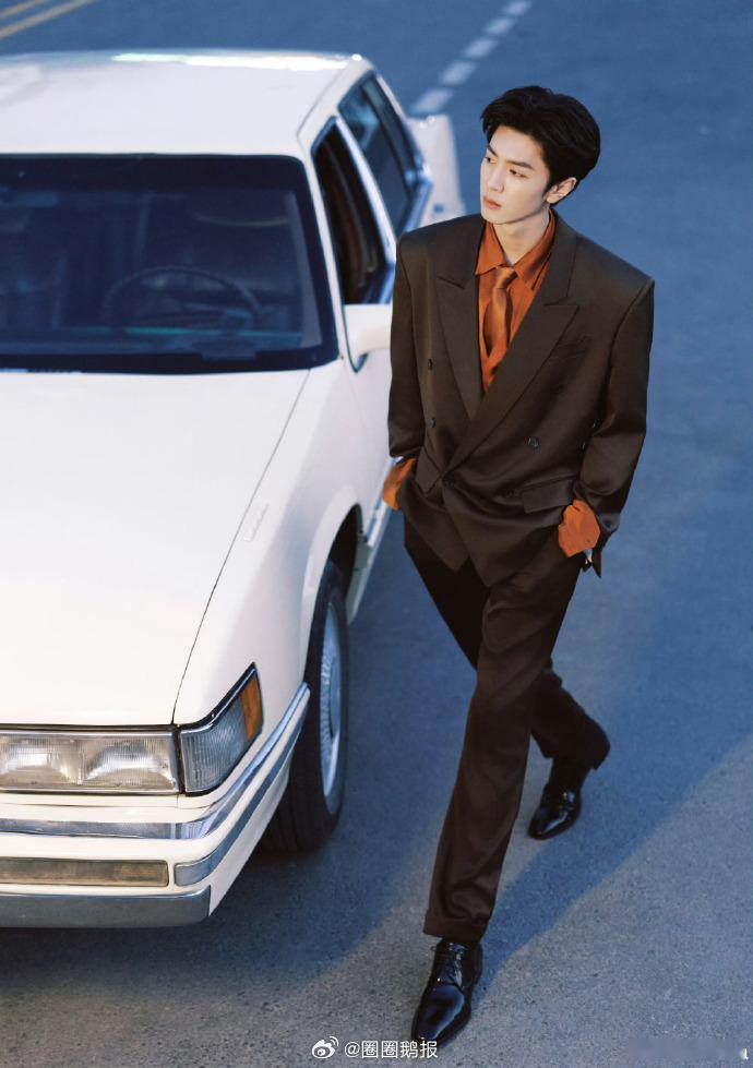 陈哲远这竟然是官摄 陈哲远这竟然是官摄✨ 微博之夜内场帅出新高度，静图精致无死角