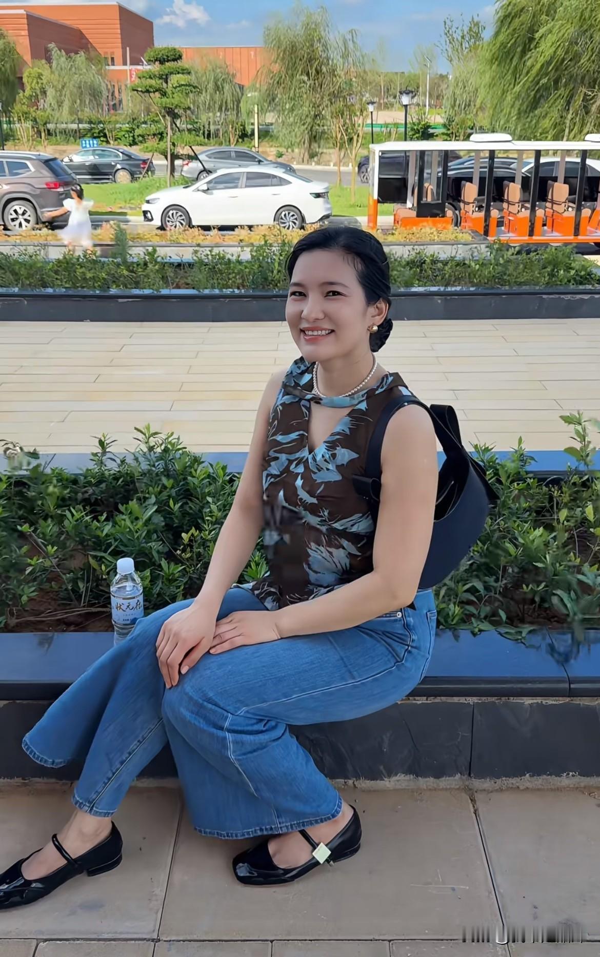 在xg被打女孩妈妈寻求帮助了！
好惨，她们那对母女肯定咨询过律师，拖着你，你也要