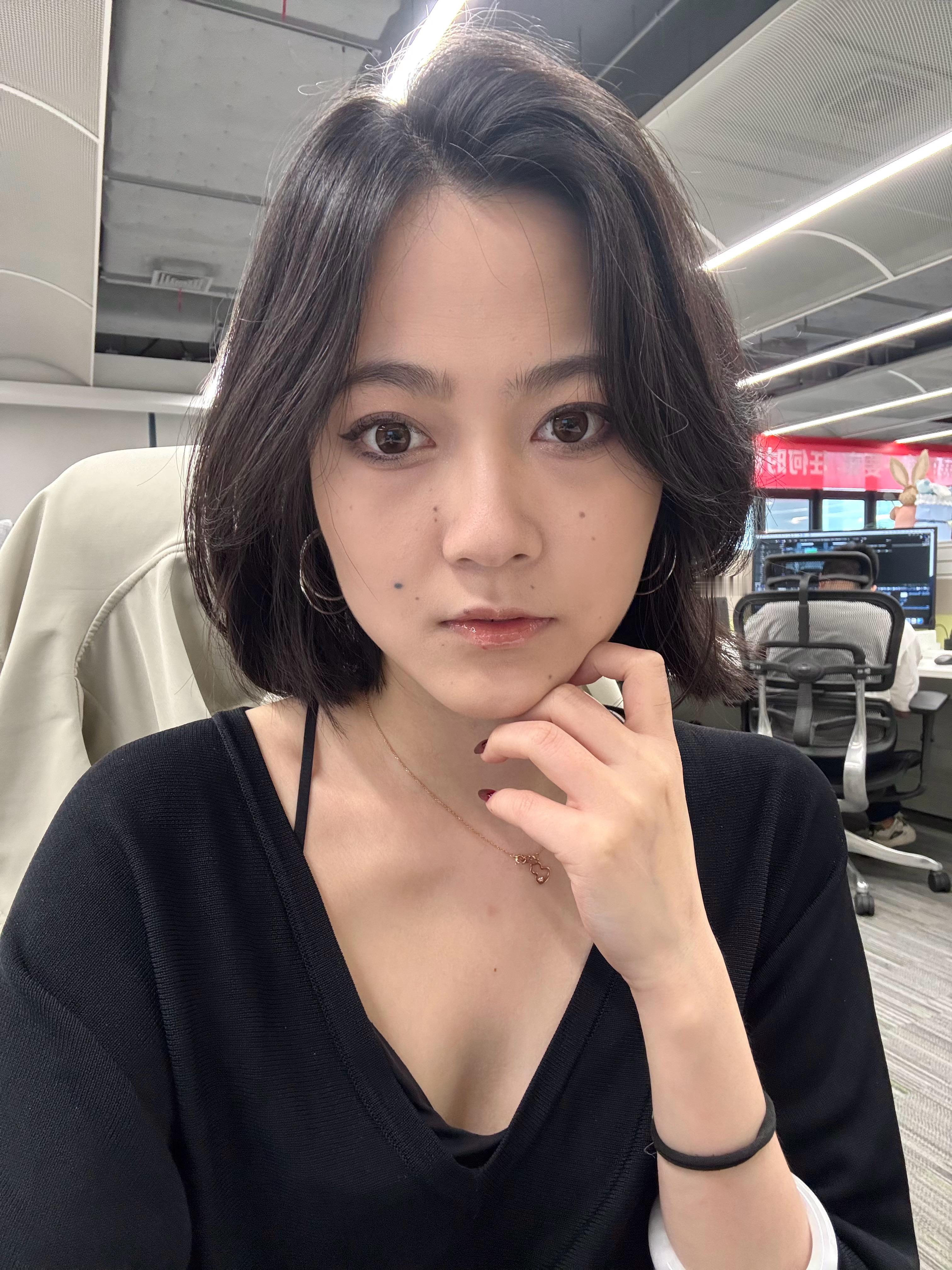 我平常脸看起来真的很臭吗我寻思这不是面无表情吗😑 深圳