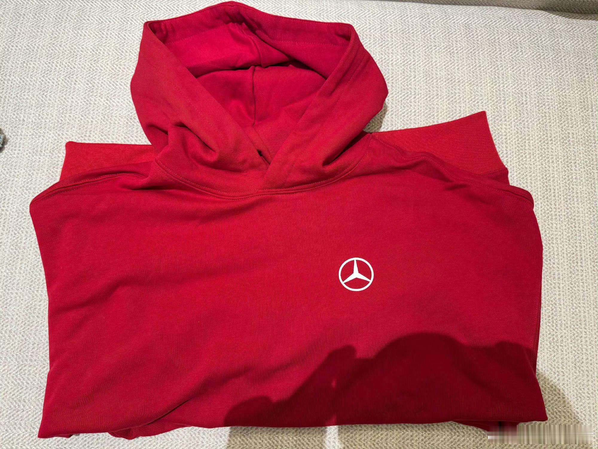 奔驰卫衣，评论就抽～ 静静宠粉来啦  ​  ​​​