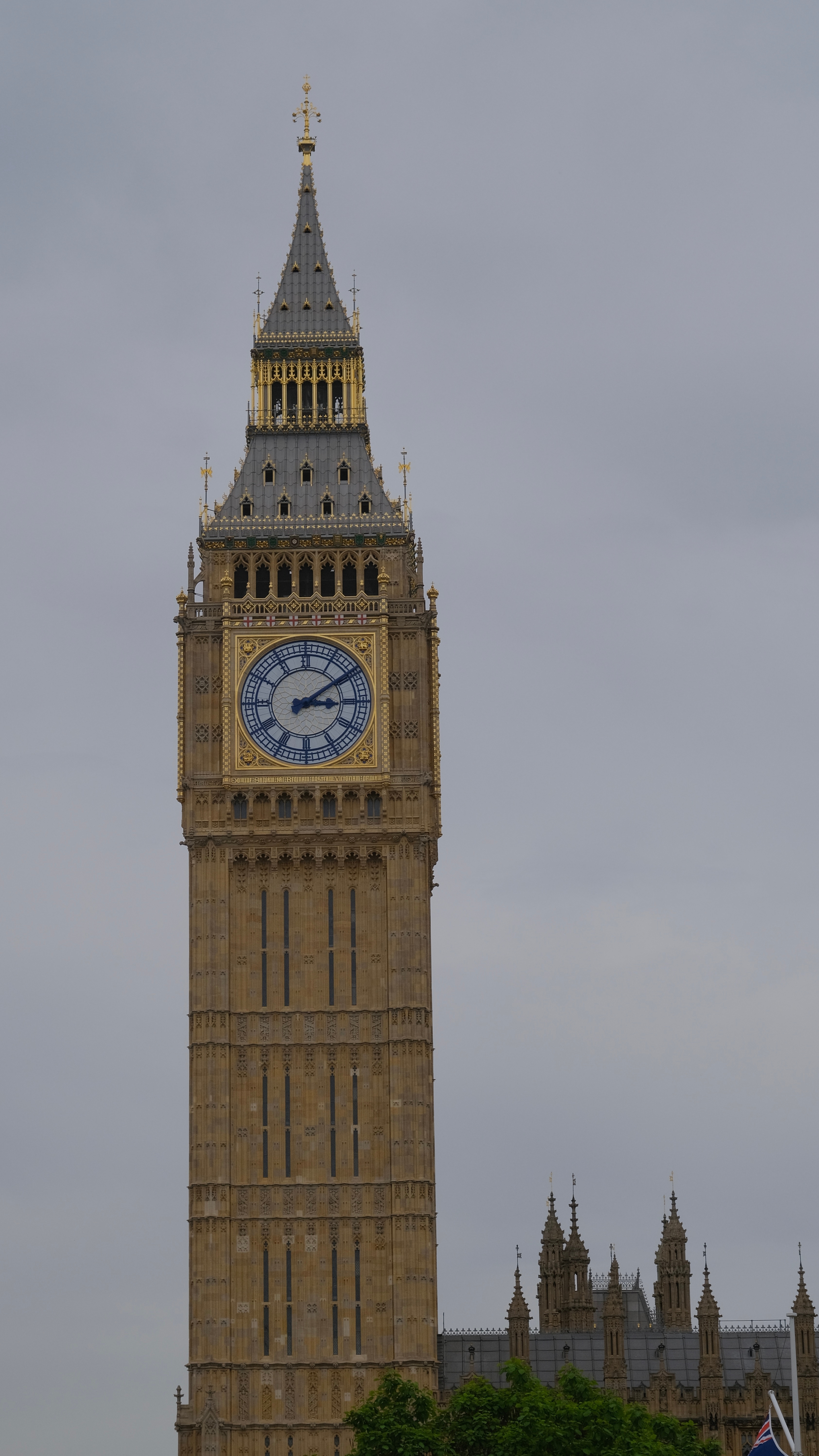 英国前一周暴晒，后一周连着下雨。左思右想，打算放弃邱园与白崖，把注意力转向伦敦刷