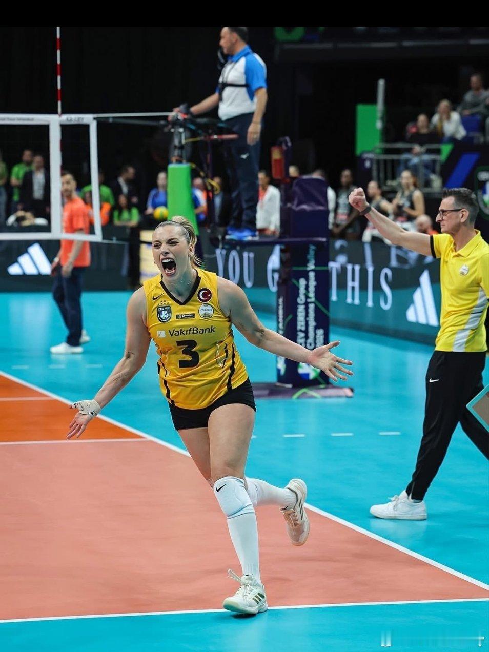 厄兹巴伊对古德蒂道深情感谢“我很庆幸能与吉瓦尼共事，正是因为他，我才得以经历这些