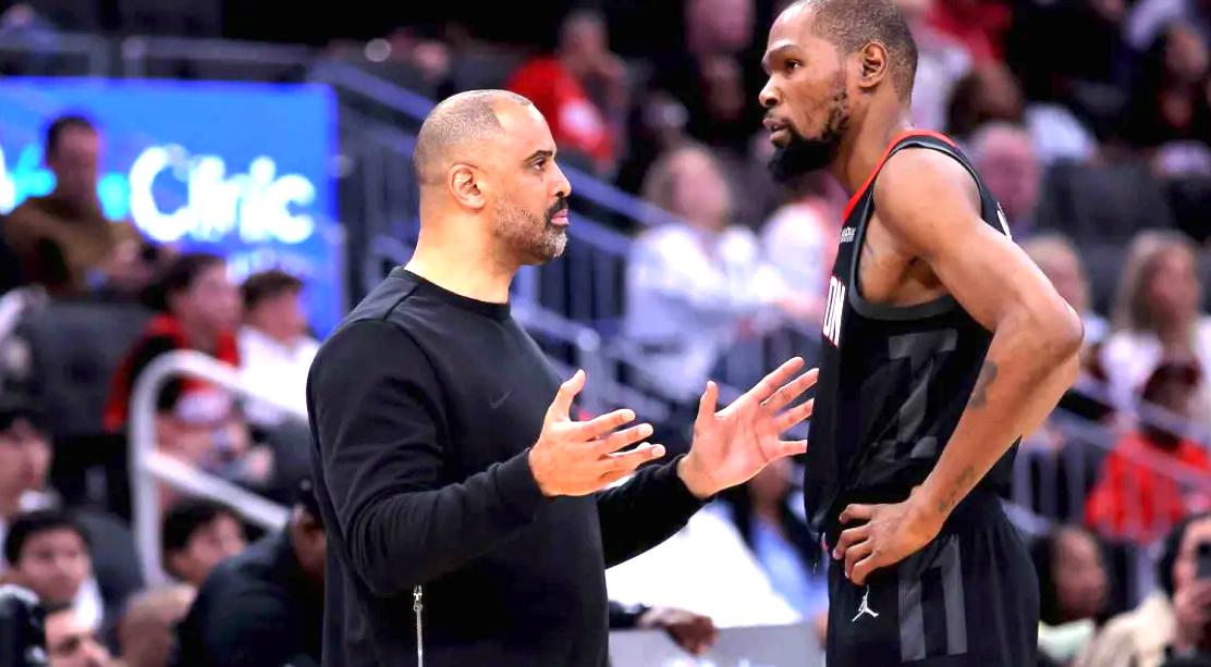 火箭140-106大胜爵士，豪取5连胜，却开心不起来，原因如下——

今天火箭大