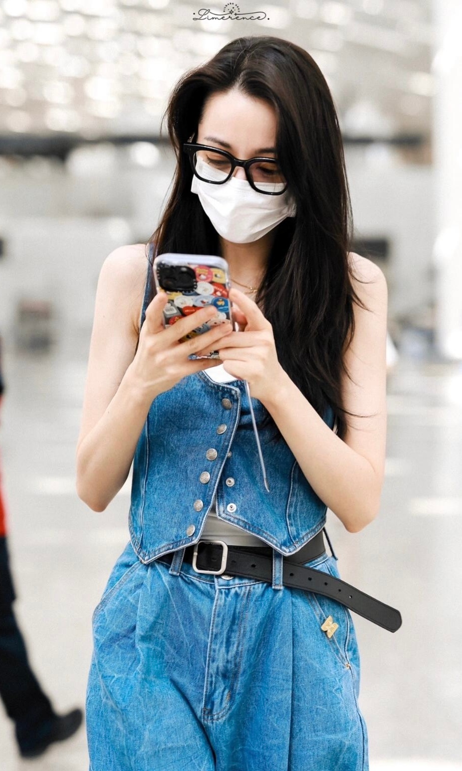 #迪丽热巴高定裤装look#老公是一种感觉！热巴穿裤装真的是酷拽辣妹有人还记得h