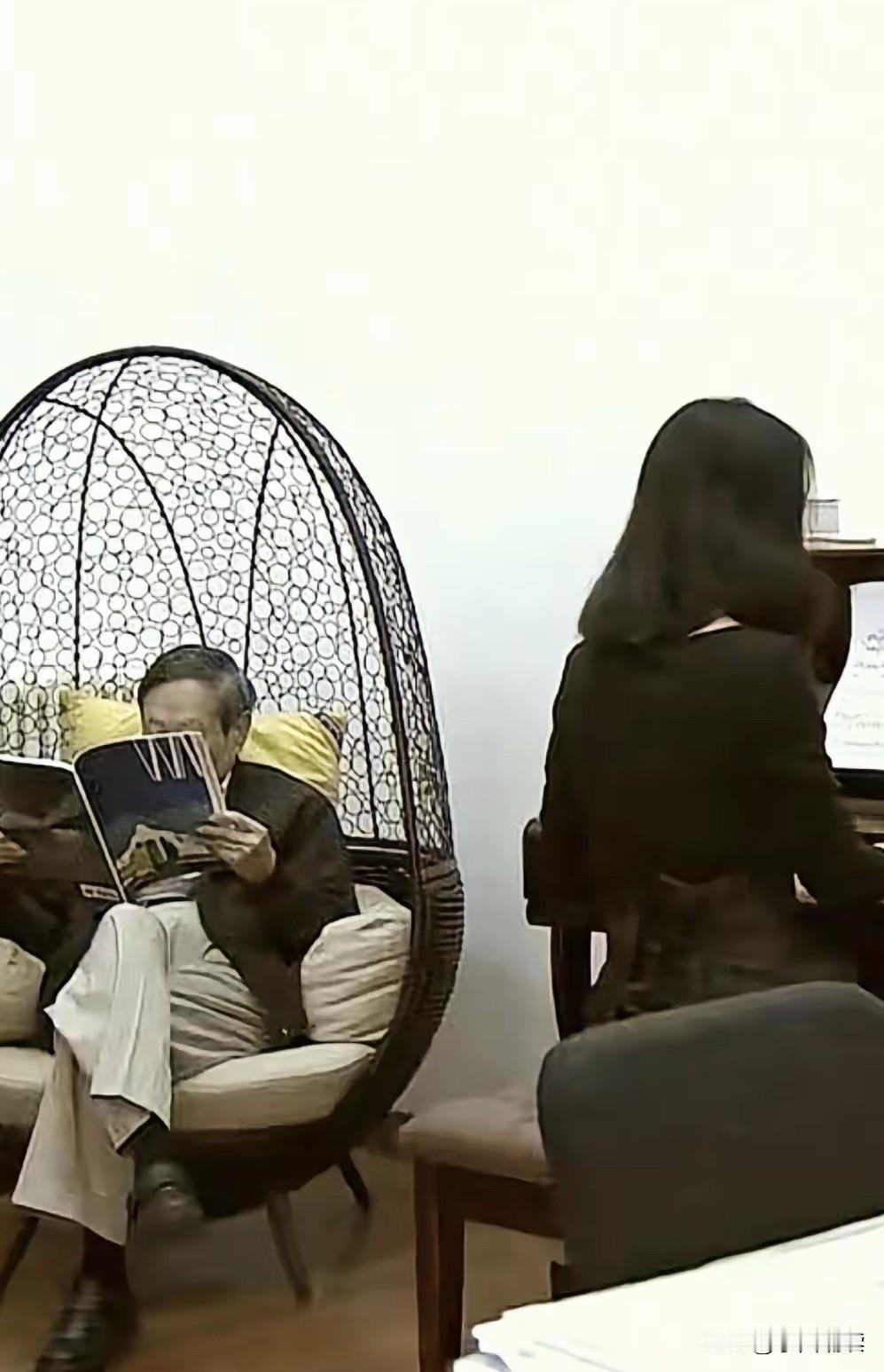 本是神仙眷侣，如今形单影只！