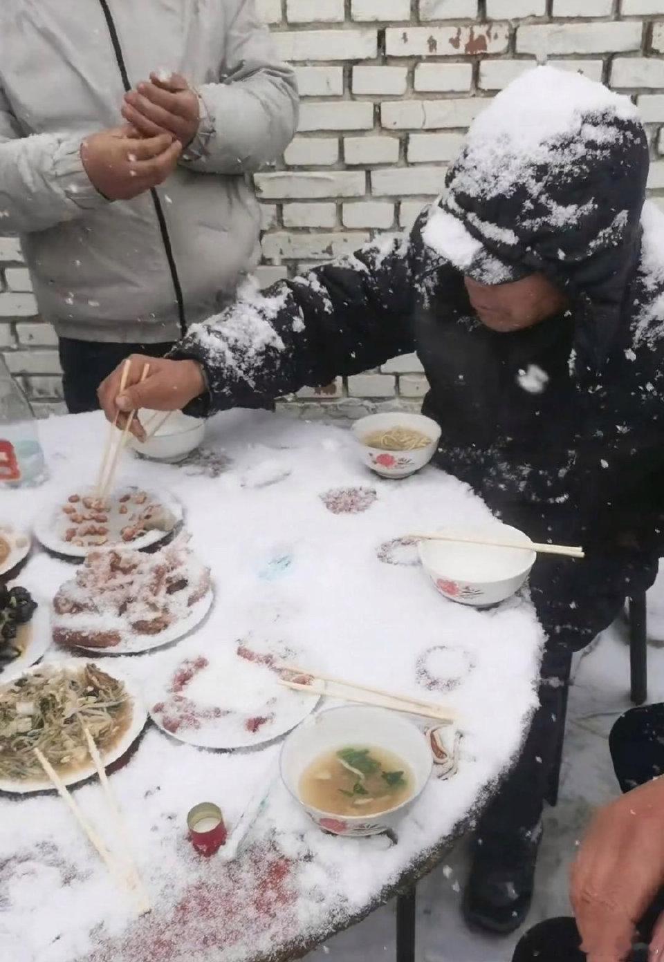 我就想问下，这酒席非吃不可吗？ ​​​