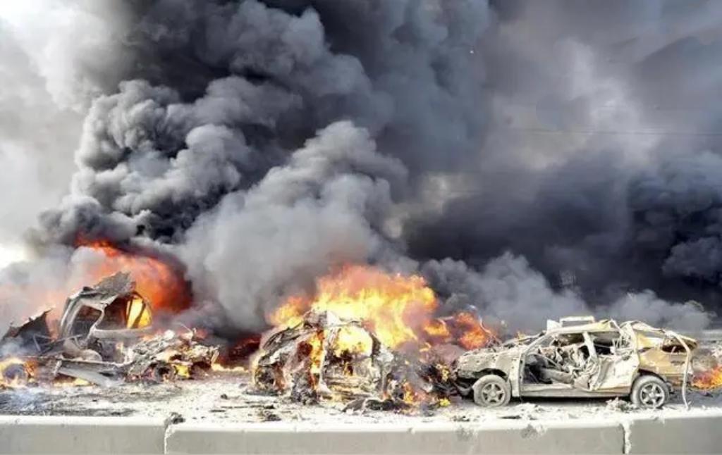 当地时间3月4日凌晨，卡塔尔国防部证实伊朗发射的两枚弹道导弹来袭，其中一枚击中美