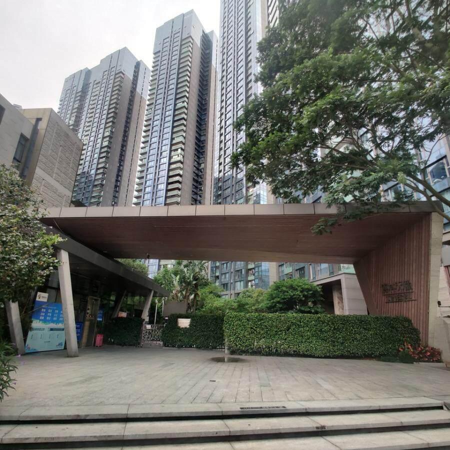 大学城次新楼5.6万拍卖，博林天瑞129平 只要721万，朝南看花园~

博林天