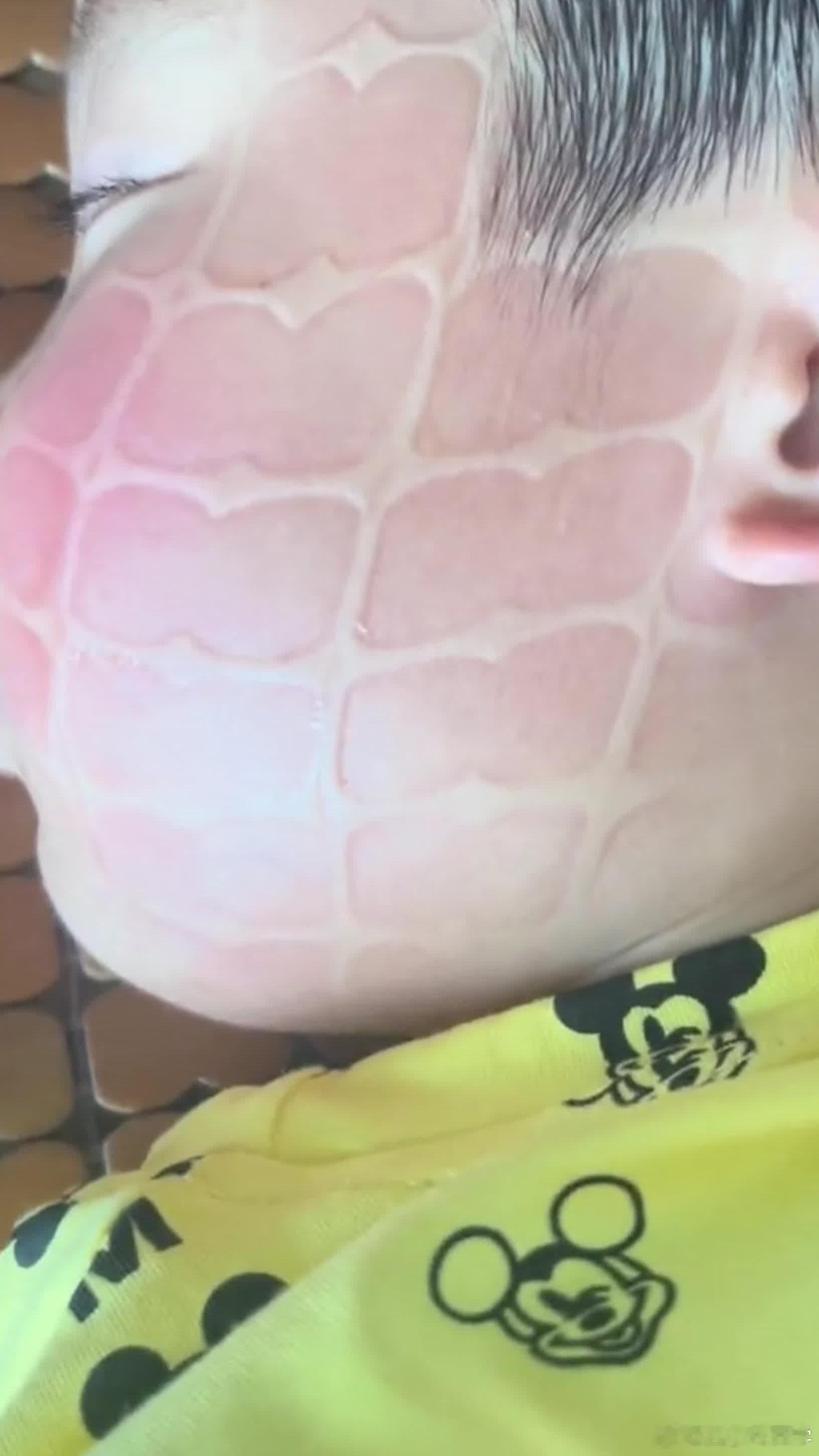 夏天的凉席是古人严选凉席确实好用，出汗干得快，睡着又凉丝丝，不过睡完身上真是一道