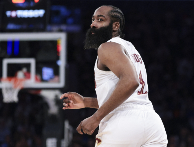早上8点，NBA东部决赛G4，骑士主场对阵尼克斯。据数据网站StatMuse统计
