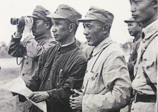 [微风]1948年粟裕拒绝渡江，毛主席思索良久后，有了换帅的想法，陈毅连忙表示：