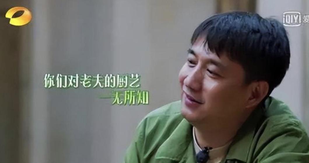 为啥黄磊做饭会突然遭到这么多人群嘲？

其实说到底还是大家鸡蛋里挑骨头！

黄磊