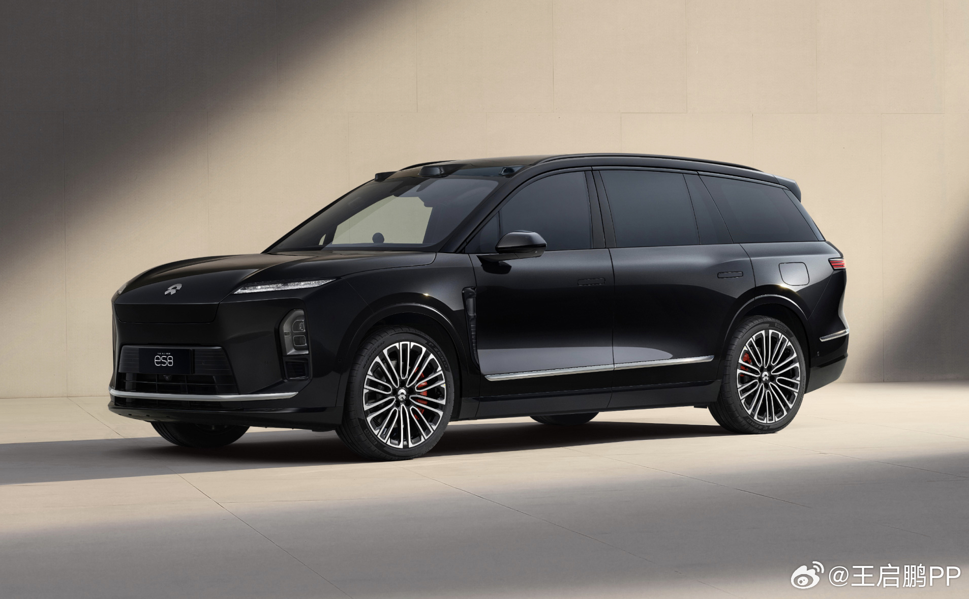 去年是9系之争，本质上是为了塑造品牌形象，同时为产品矩阵圈住范围。很多人说今年是