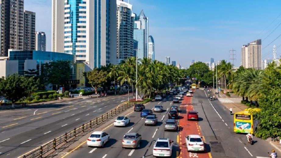 直接回答：老牛查了最新数据，结论是——短期内别说10万，就是5万都是个大坎儿，咱