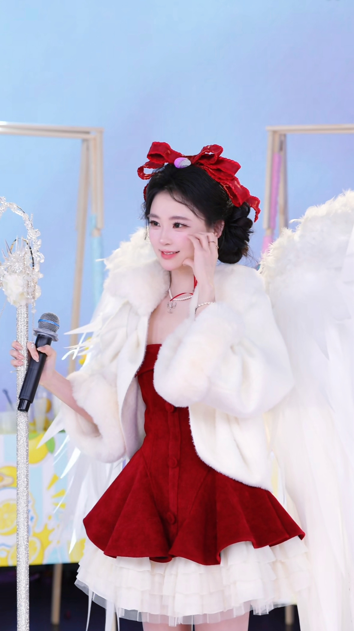 我没卖萌呀 我有个人格就是很萌 心情好了她就会出来 可能我本来就挺萌的  专栏 