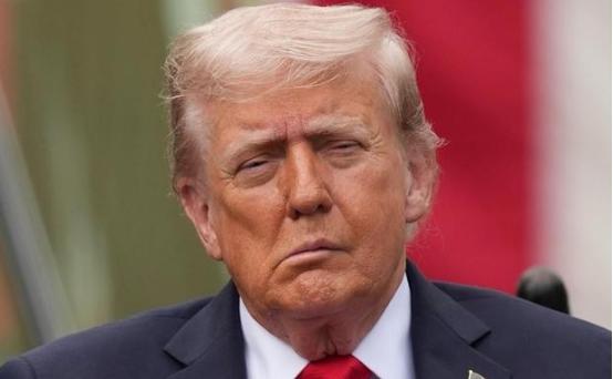 美国要是不当全球霸主了，那英国就没儿子可用了，英国从日不落帝国时开始，到后来美国