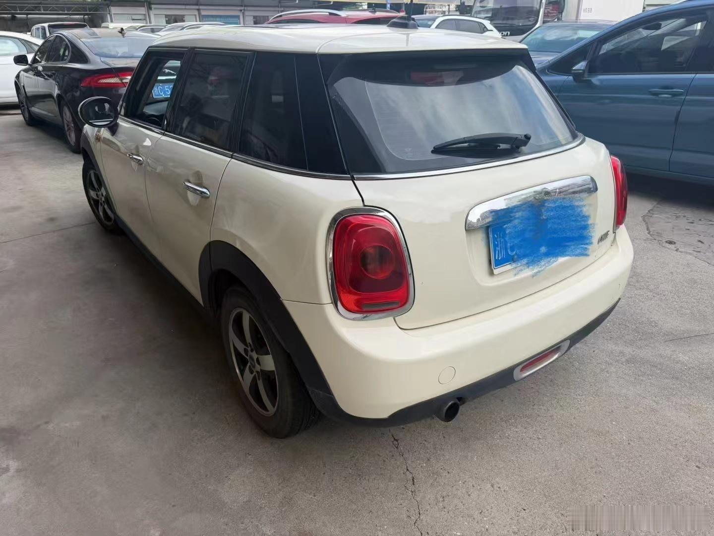 16年宝马mini 1.2T五门 精品车，10w公里，价格3万多 
