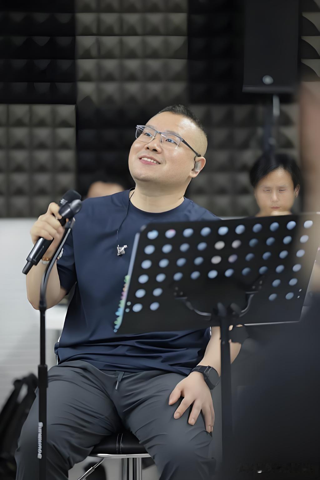 岳云鹏非要唱，会有多少人非要去听？

现在的演唱会和以前不同了，就像伍佰，每次演