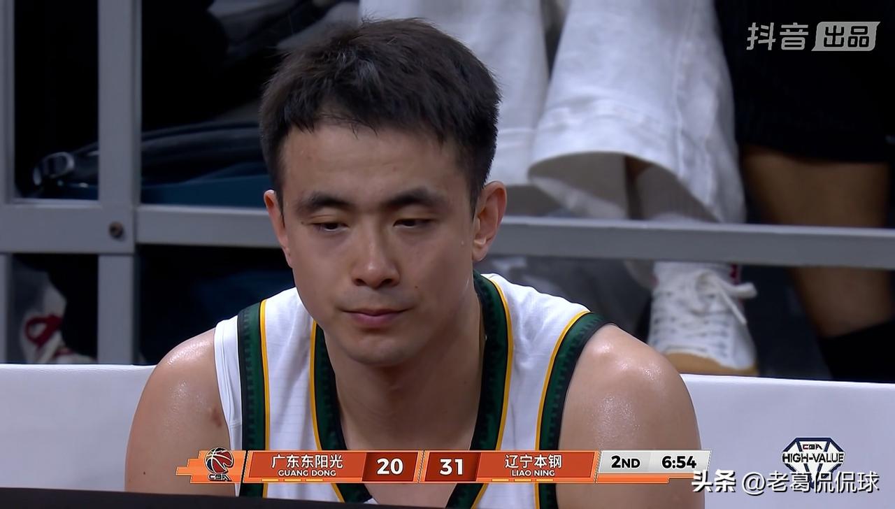 辽宁本钢当家控卫赵继伟真是完胜徐杰！在今天辽宁本钢客场以89：73大胜广东东阳光