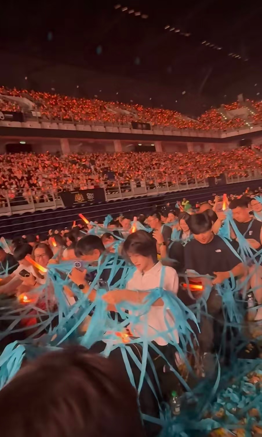 看个陶喆连织带拿的谁能想到去看演唱会，还能顺便学个新技能。现场彩带喷射量惊人，大