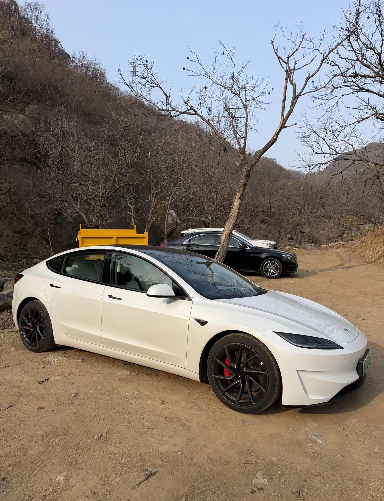 跑山dd，冰箱彩电大沙发就别来追我了。model3performance 特斯拉