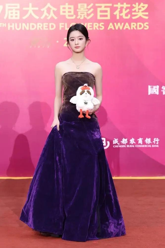 黄杨钿甜能担得起小赵丽颖的名号吗 ​​​