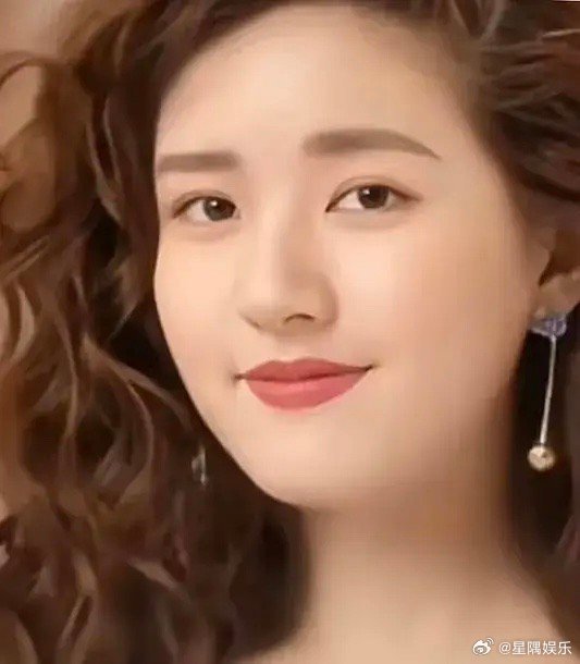 没人觉得赵露思和于正五官很像吗？ 