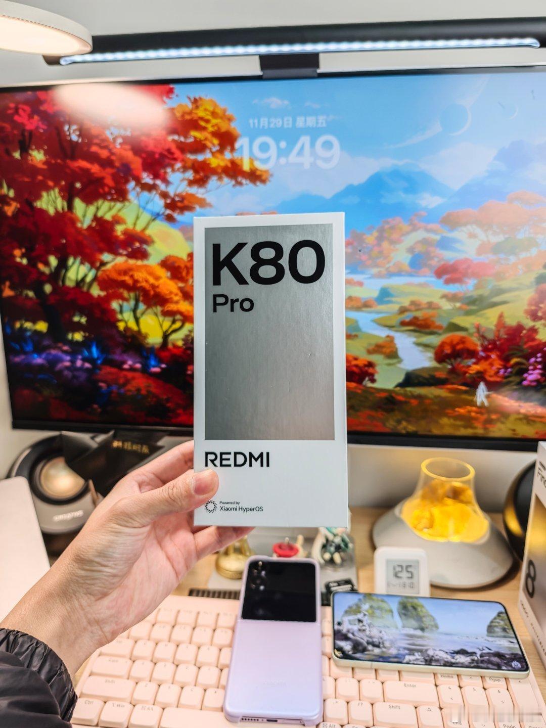 我的K80 Pro到了，我是真不后悔选这个青啊。而且这个绿色版本的边框也是这种淡