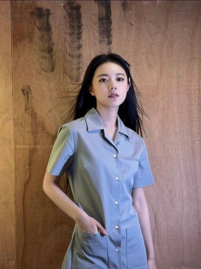 #赵今麦白月光的杀伤力#谁懂赵今麦黑长直的杀伤力呜呜🥹浅蓝色衫裙更凸显清冷气质