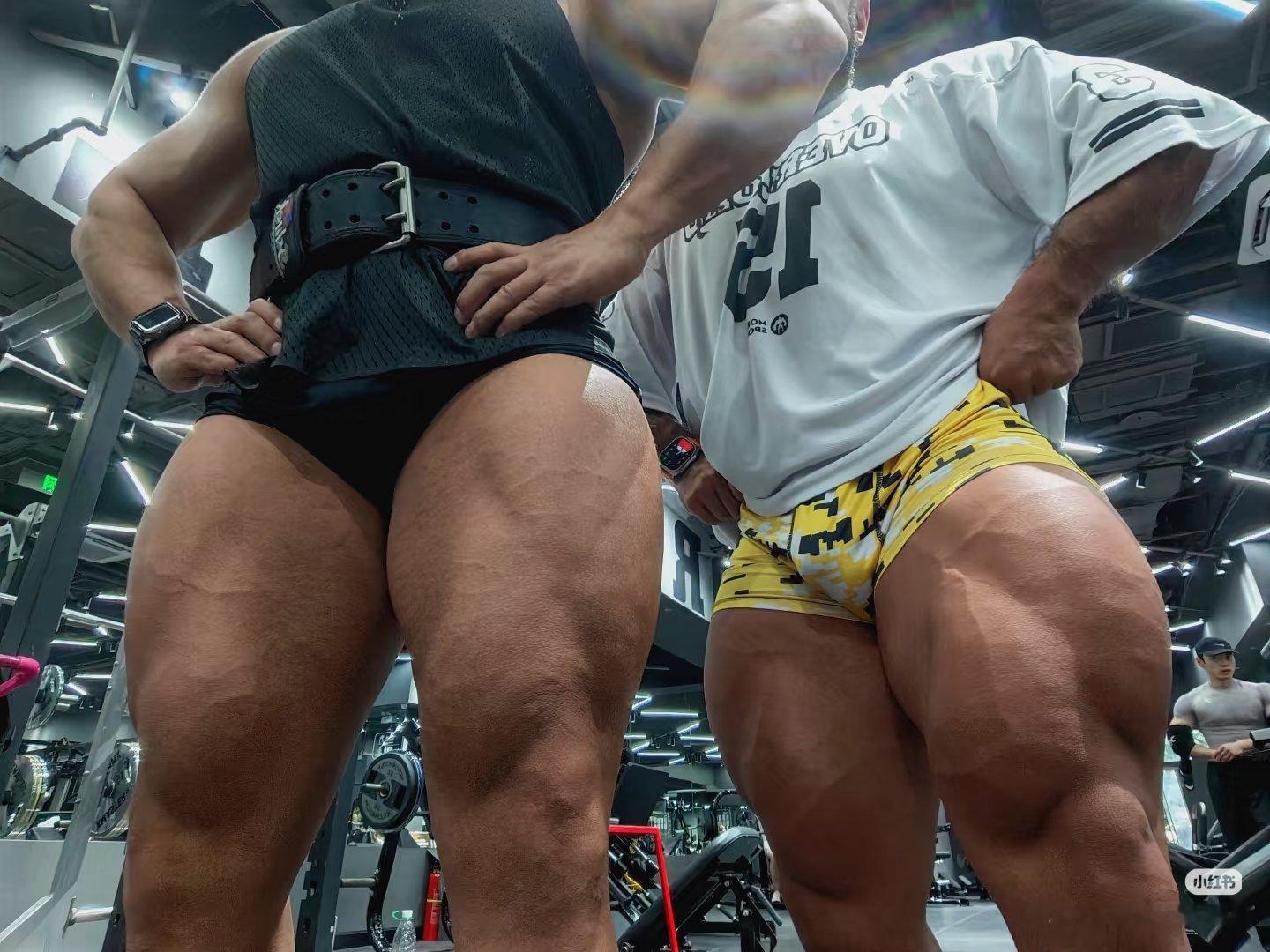 肌肉粗腿 