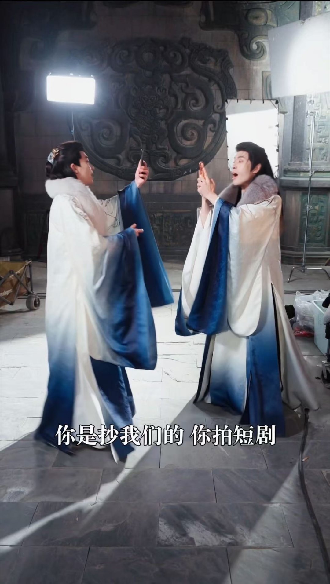 长剧短剧因服装抄袭打起来了长剧短剧为服装抄袭开战？《全资进组》神还原内娱乱象！短