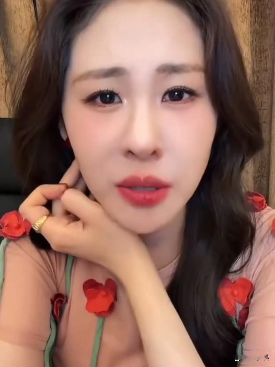 谁能拒绝张碧晨的“镜头签”？被温柔拿捏了！

5月19日，张碧晨凭一个“镜头签”